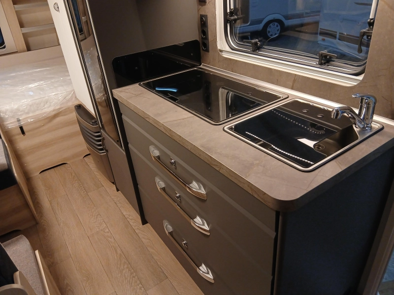 Hobby De Luxe 490 KMF foto: 5