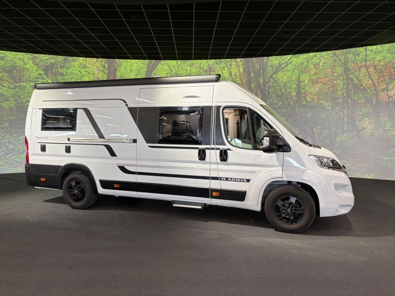 Adria Twin Axess 640 SL zonnepaneel / omvormer  foto: 2