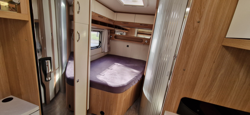 HOBBY Hobby De Luxe 540 FU – Frans Bed – Mover (Autark) foto: 21