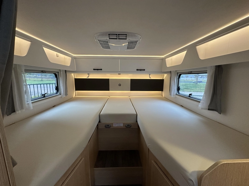Sunlight T 68 Adventure Edition Dachklimaanlage, Backofen Foto: 17
