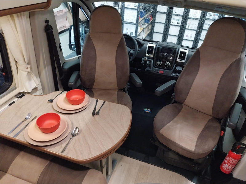 Chausson Twist Prestige met LPG en trekhaak!  foto: 2
