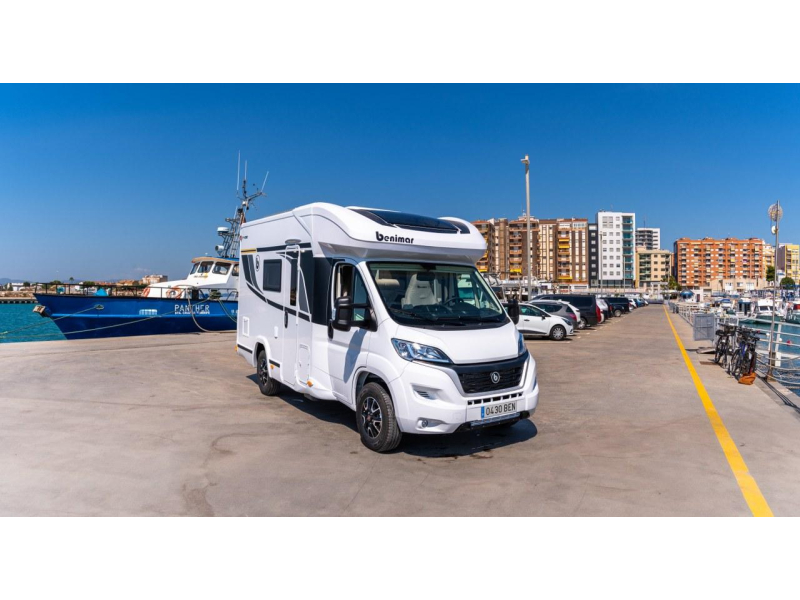 Benimar Tessoro 430 NU MET € 13.000 KORTING  foto: 2