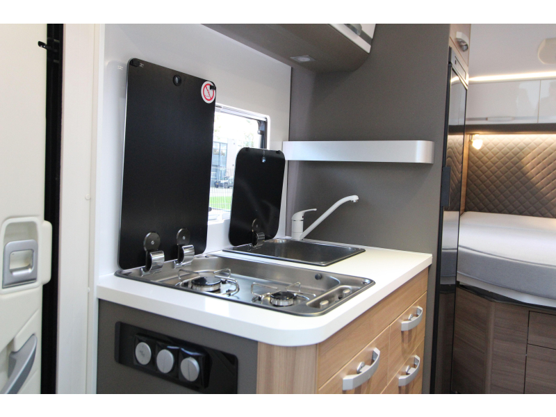 Adria Coral 600 SC Queensbed - Compacto foto: 18