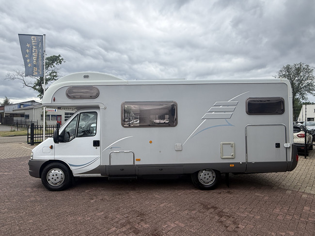 Hymer C 644 Alkoven Querbett+Hochbett Vollausstattung in sehr gutem Zustand Klimaanlage Markise TV elektr. Satellitensch&uuml;ssel 2x Solarpaneele gro&szlig;e Garage Wechselrichter Anh&auml;ngerkupplung Foto: 5