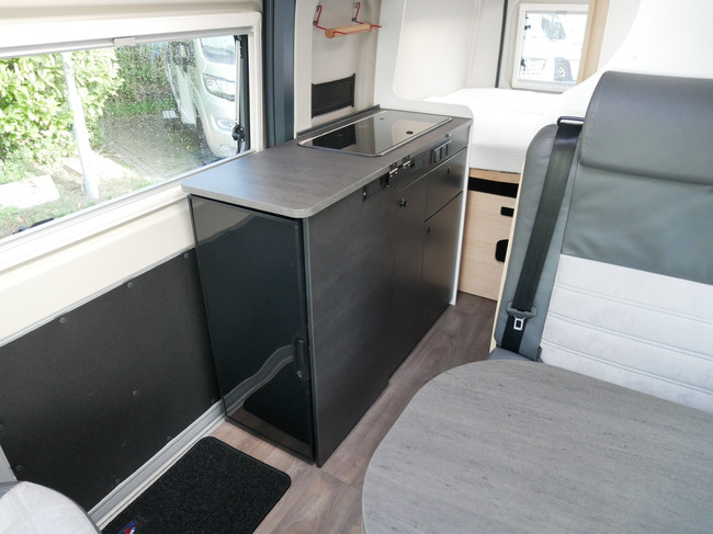 Sunlight Cliff 600 XV, Autom&aacute;tico de 9 velocidades, Camper de 6 metros, Cama transversal foto: 12