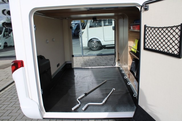 Hymer Exsis I 678 Fiat AUTOMAAT 160 pk enkele bedden Smal en lichtgewicht (54  foto: 14