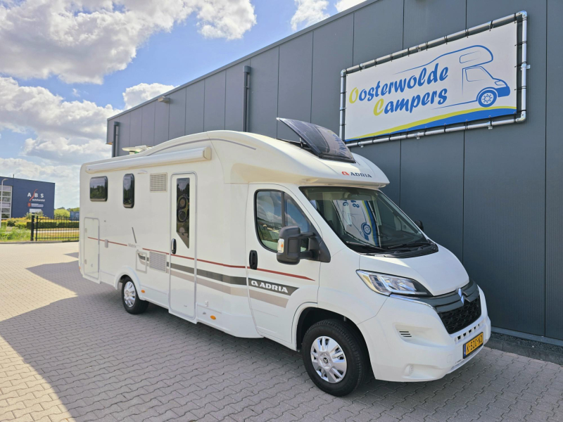 Adria Matrix 670 SL Lengte Bedden Hefbed 5per  foto: 0
