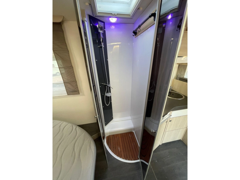 Chausson Special Edition 718 XLB Automaat Queensbed Airco  foto: 15