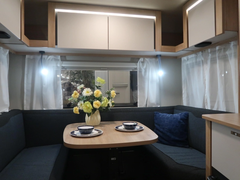 Knaus Sport 460 EU ENKELE BEDDEN / RUIME ZIT  foto: 15