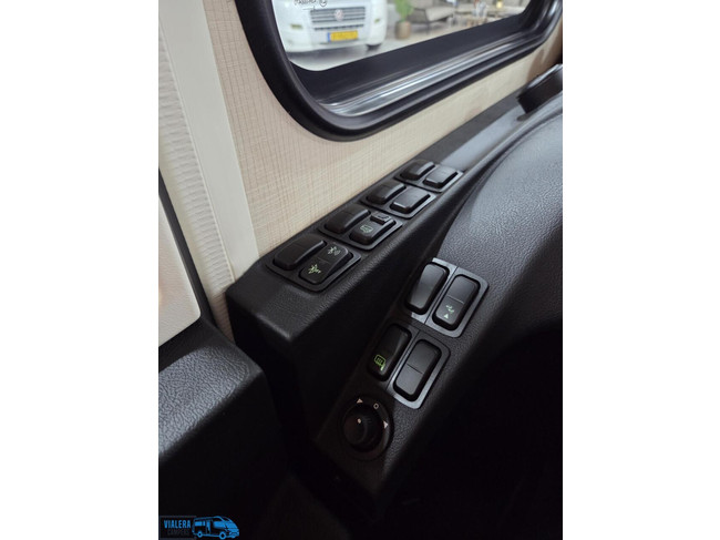 Hymer BMC-I 680 *170pk Automaat* Levelsysteem* Bomvol opties foto: 12