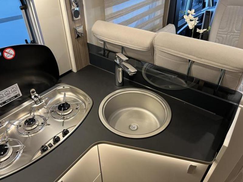 Bürstner Lyseo I 726 G Bürstner Lyseo I 726G -Hefbed-Automaat  foto: 17