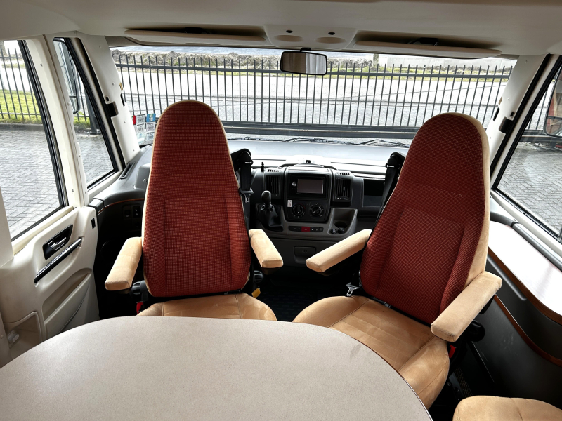 Hymer B614 CL Querbett/Hubbett/36.000km Foto: 18