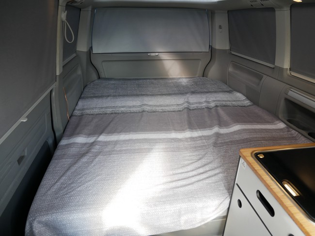 Volkswagen T5 GP California Beach Buscamper mit Standheizung!! Foto: 23