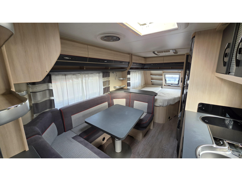 Hobby De Luxe Edition 650 KMFE Vorzelt Foto: 3