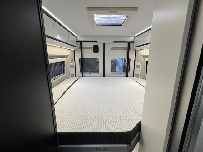 Adria Twin Supreme 640 SGX 180 pk AUTOMAAT 9-Traps Euro6 Fiat Ducato 8 Maxi **Lengtebedden in hoogte verstelbaar/4 zitplaatsen/Luifel/ foto: 16