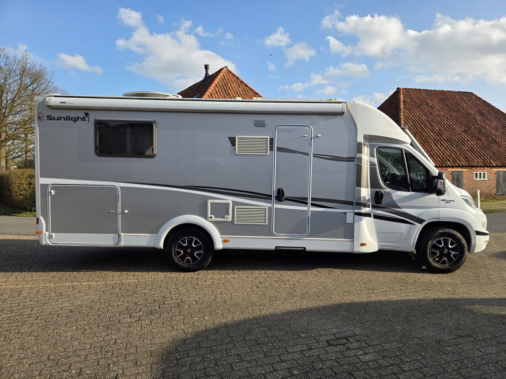 Sunlight T69i 2018 Fiat 150 cv Queensbed foto: 2