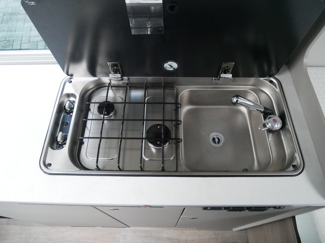 Carado CV 540, 5.40 Meter Buscamper, Dwarsbed foto: 13