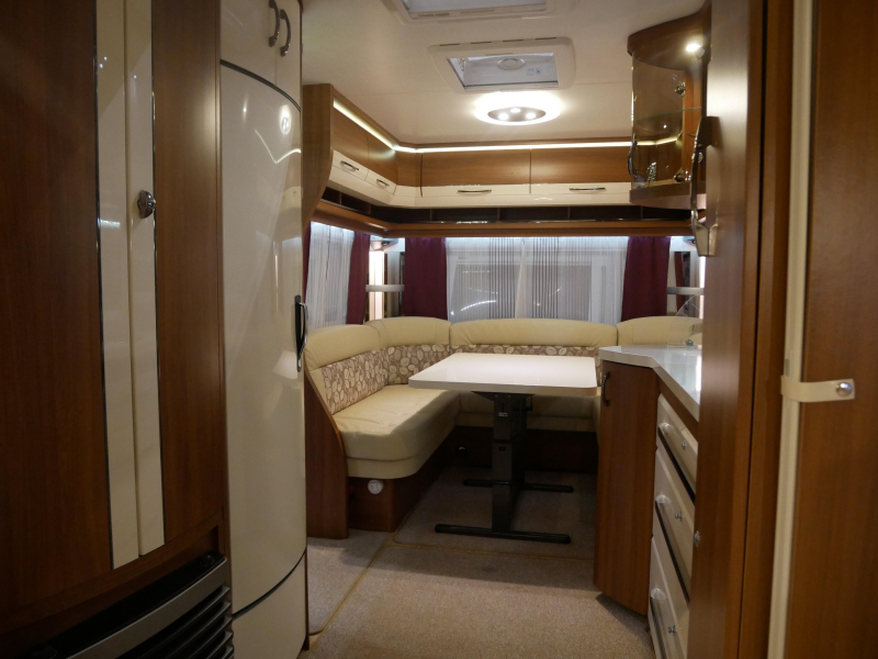 Hobby Excellent 540 UFE Incl. mover en fietsenrek  foto: 14