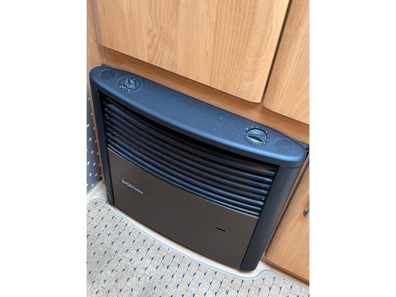 Hobby Excellent 495 UFE mover, tent, luifel  foto: 15