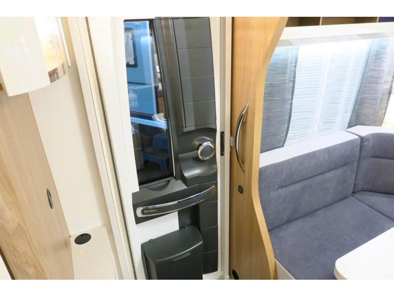 Hobby Excellent 495 UFE MOVER+CASSETTE AWNING photo: 17