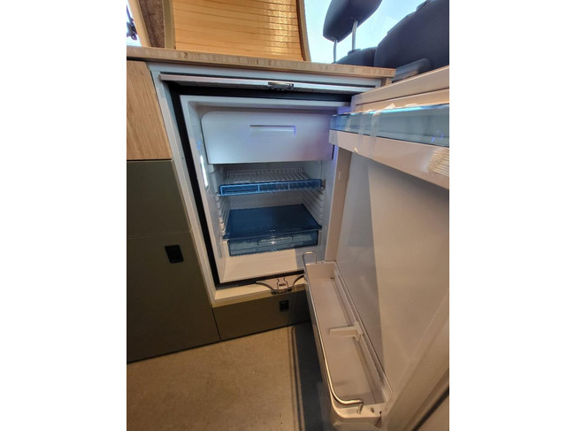 Leaf 4 Sprinter met Hefdak foto: 10