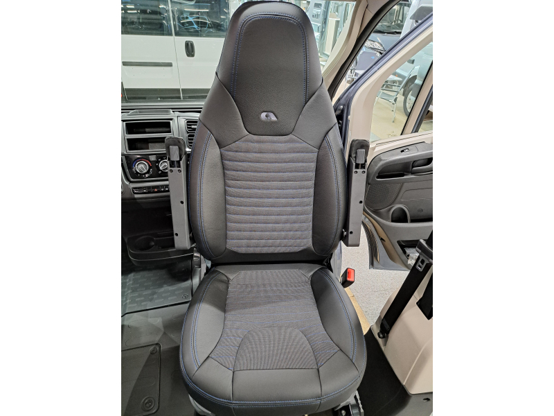 Adria Twin Supreme 640 SLB photo: 16