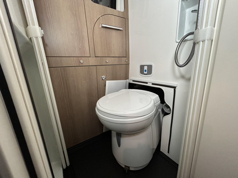 Malibu Genius 641 LE Mercedes Benz - Nieuw  foto: 16