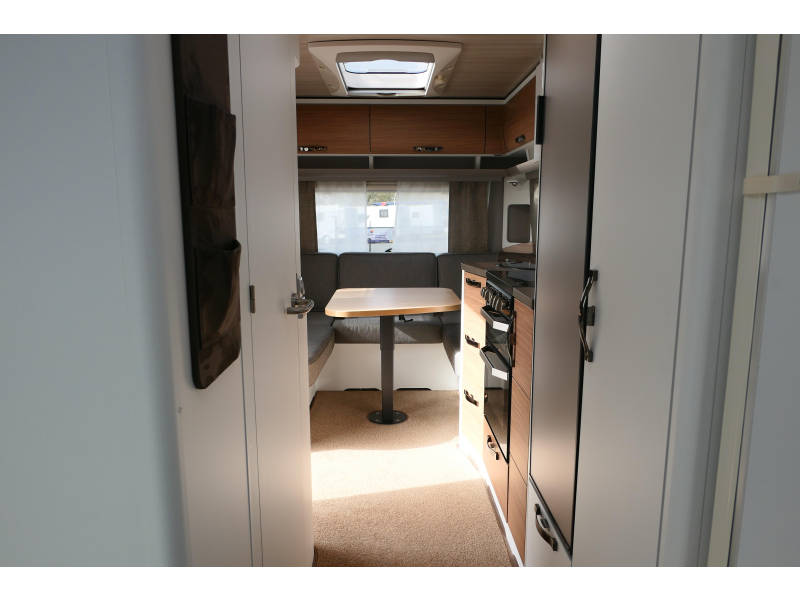 Eriba Nova 530 enk. bed zeer luxe  foto: 10