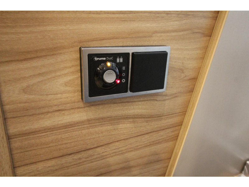Eriba Nova Light 465 Mover, Portabicicletas, Toldo foto: 17