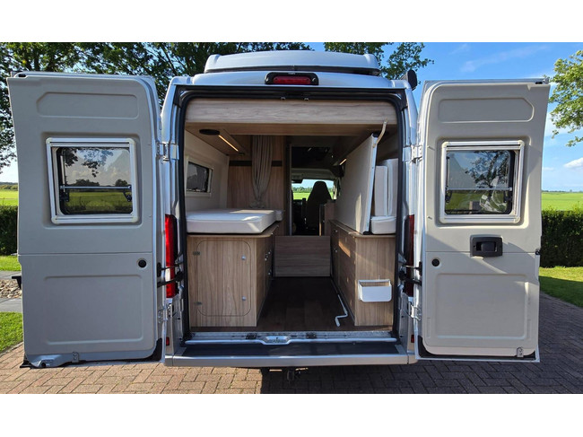 Hymer Yosemite 600 * AUTOMATIK * Längsbetten * Hubdach Foto: 8