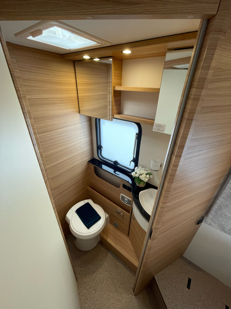 Dethleffs GLOBEBUS T6 GT CAMA QUEEN AUTOM&Aacute;TICA 6.99M foto: 7
