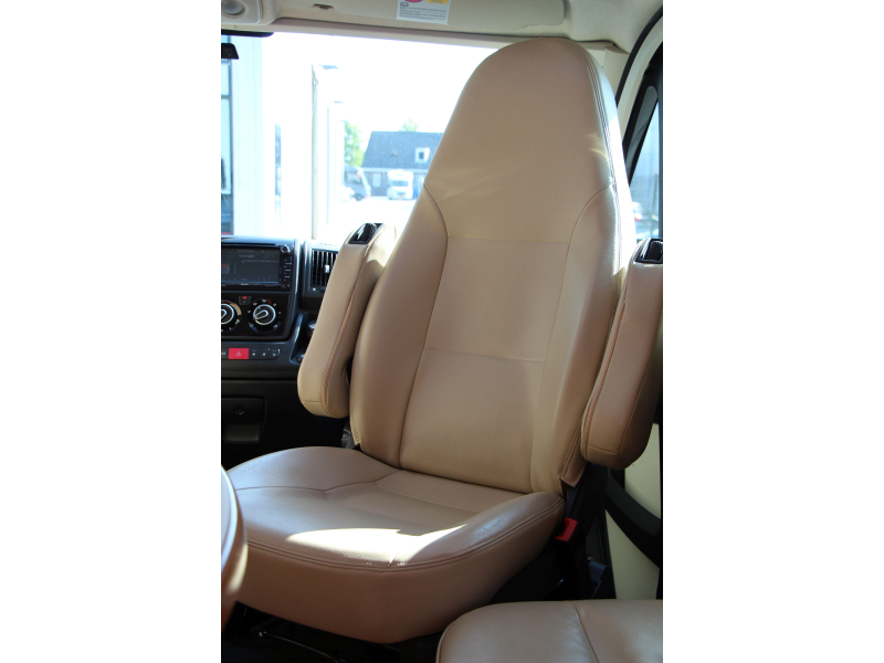 Hymer T 674 Enkele bedden - 2x airco  foto: 36