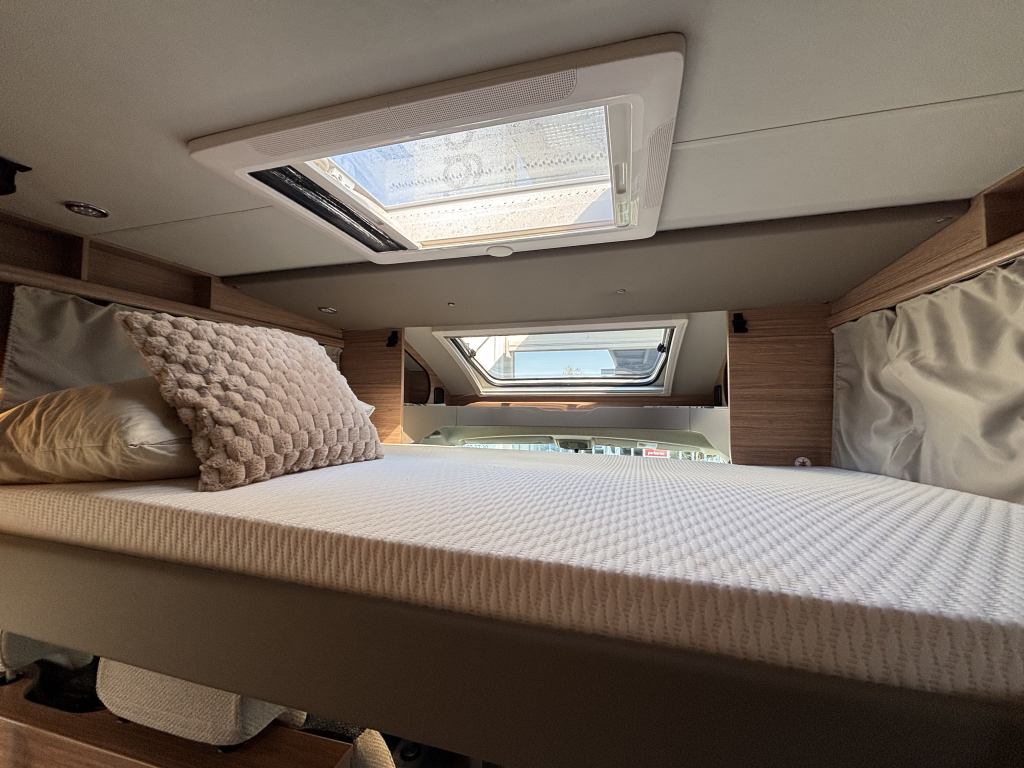 Weinsberg CaraSuite 650 9-TRAPS AUTOMAAT FRANSBED + HEFBED  foto: 3