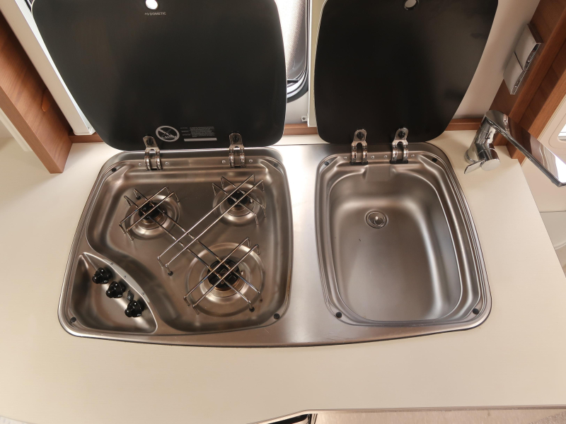 Dethleffs Nomad 470 ER MET VOORTENT ISABELLA  foto: 13