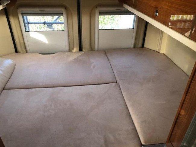 P\u00f6ssl Globecar 600 buscamper 6 mtr foto: 16