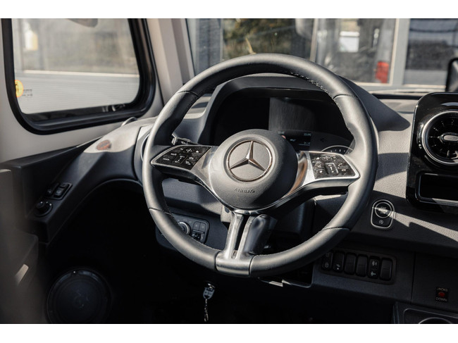 Hymer BMC-I 580 Blackline Zeer compleet.... XXL bed, level, airconditioning, etc foto: 17