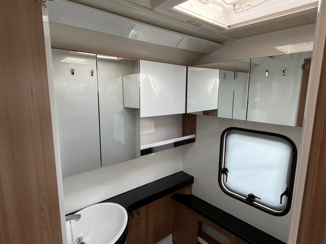 Hobby 460 Sff Excellent Queensbed Queensbed, Bovag keuring , topstaat! 2021 foto: 5