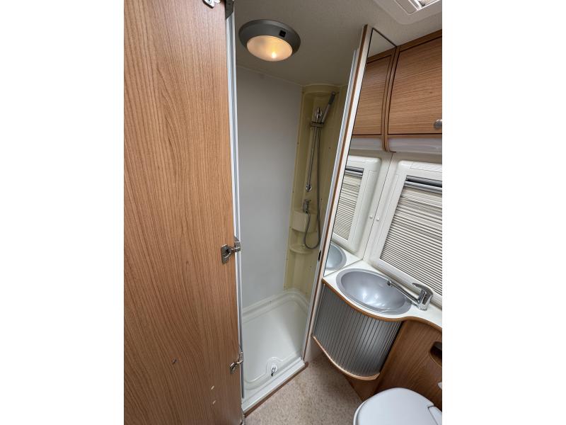 Adriatik Vision 707 SG Dwarsbed- Hefbed- Airco  foto: 13