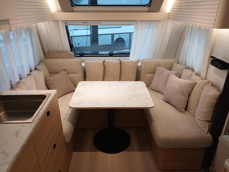 Adria Adora 572 UT  foto: 2