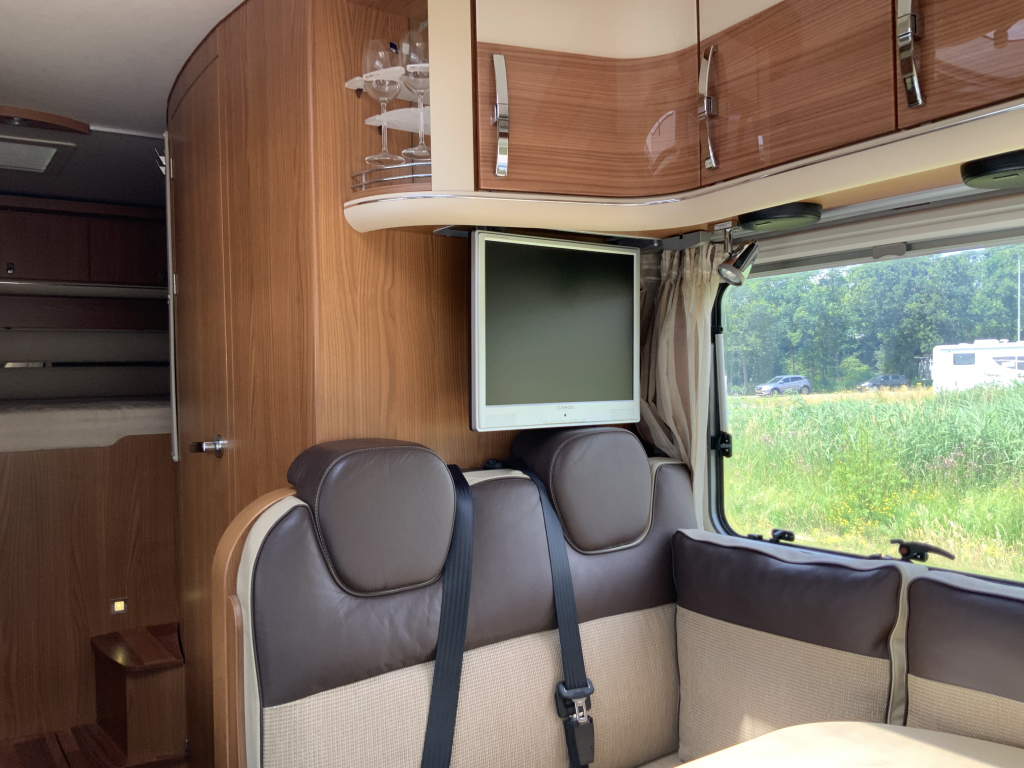 Hymer B 514 SL Star-Edition, AUTOMAAT, Integraal, Motor-airco, Luchtvering, Alko-Max-chassis, Dwarsbed & hefbed Marum Camper centrum on the road  foto: 9