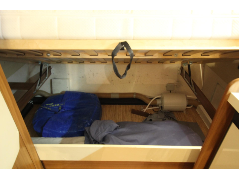 Hobby Excellent 455 UF Thule 6300 Airco Voortent  foto: 16