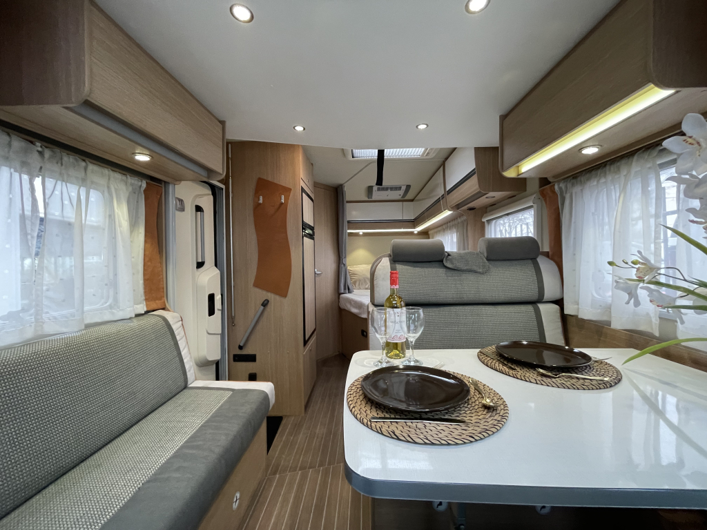 Sunlight Capron Liberté VIP 690 VIP FRANSBED+HEFBED DAKAIRCO foto: 15
