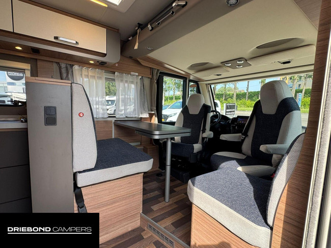 Weinsberg 700MEG CaraCore 9T-Automaat Enkele Bedden Hefbed Luifel Fietsenrek photo: 1