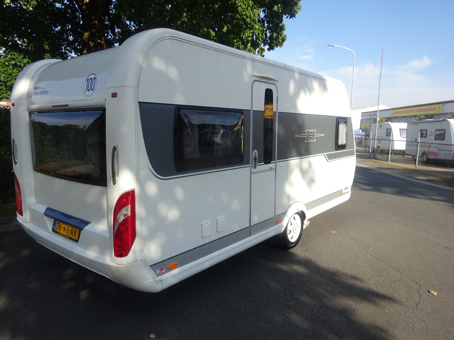 Hobby Excellent 495 UFE Met Mover en Airco foto: 4