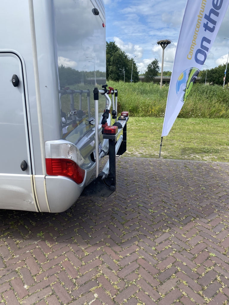 Hymer T 674 SL 2.3 MultiJet 160 CV, Semi-integral, 2 camas individuales, Aire acondicionado de motor, Antena parab&oacute;lica autom&aacute;tica, etc. A&ntilde;o 2011 Camper Centrum On the Road en Noorderringweg 4 en Marum. foto: 24