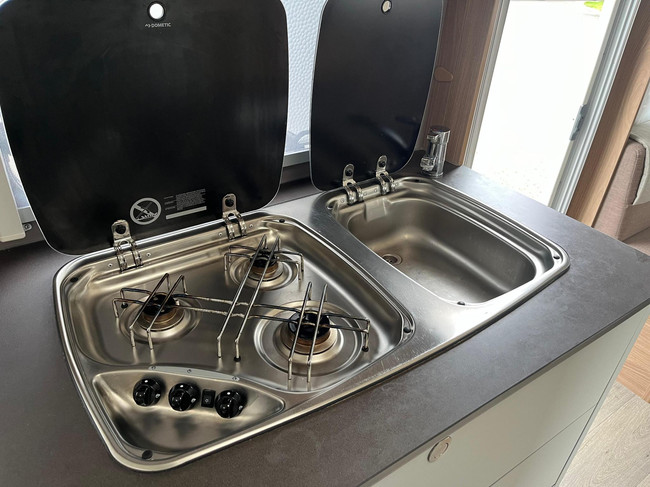 Bürstner Premio 490 TS | Queensbed | Voortent | Vol automatische Mover | Fietsenrek | Asschokbrekers foto: 18