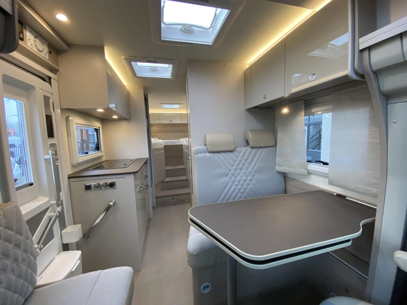 Bürstner Lineo T 690 G Active | Automaat | Actie  foto: 11