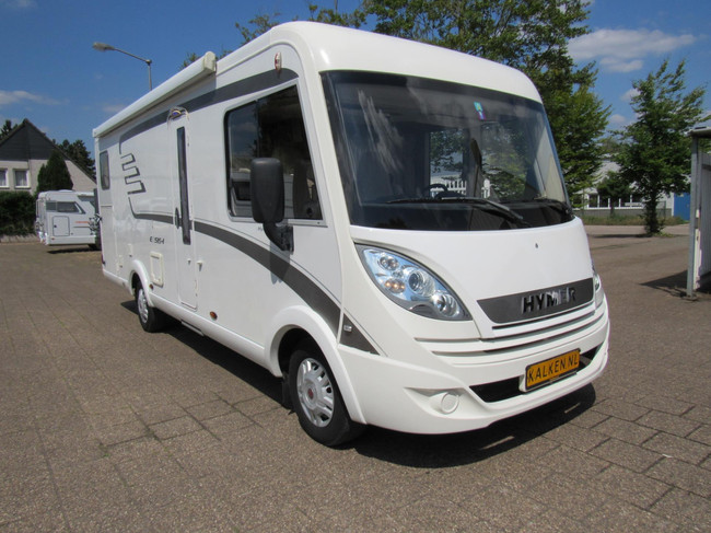 Hymer Exsis-i EX 688 Enkelebedden hefbed integraal bj2014 foto: 23
