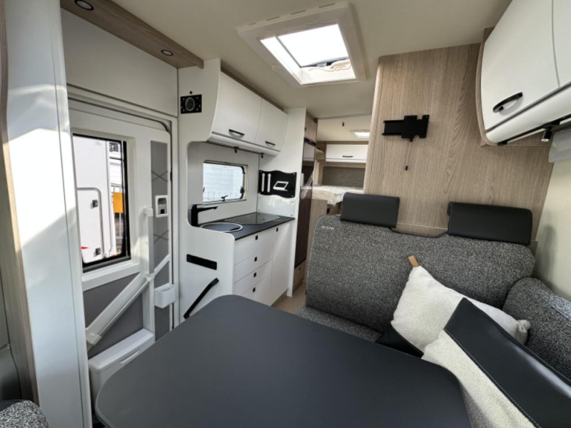 Bürstner Lyseo Time T Skyline 690 G 2 APARTE BEDDEN-AUTOMAAT  foto: 11