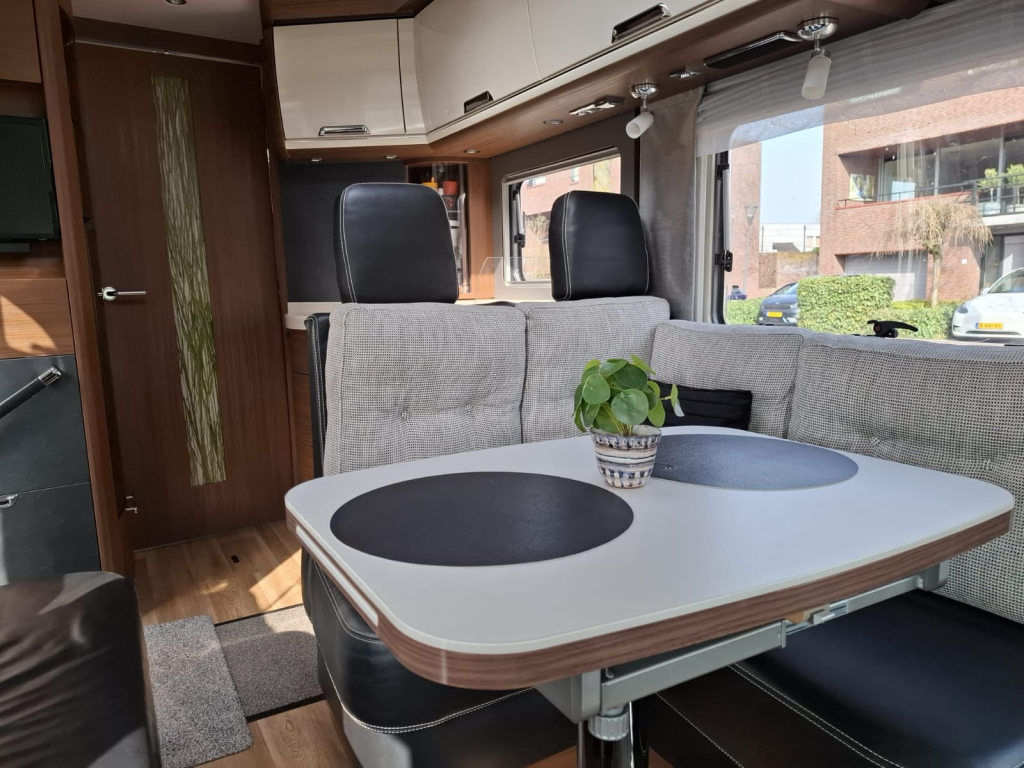 Niesmann bischoff Flair 880 LE foto: 5